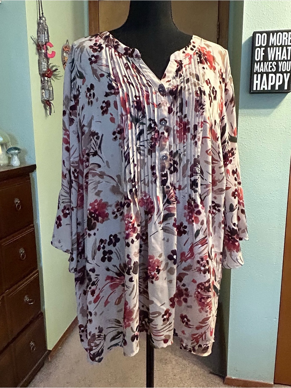Catherine’s Georgette Pintuck cream floral 3/4 sleeve lightweight blouse 3XWP